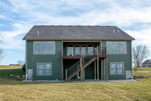 21648 W Limestone Ridge W, Paola, KS 66071
