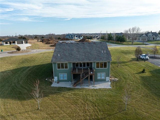 21648 W Limestone Ridge W, Paola, KS 66071