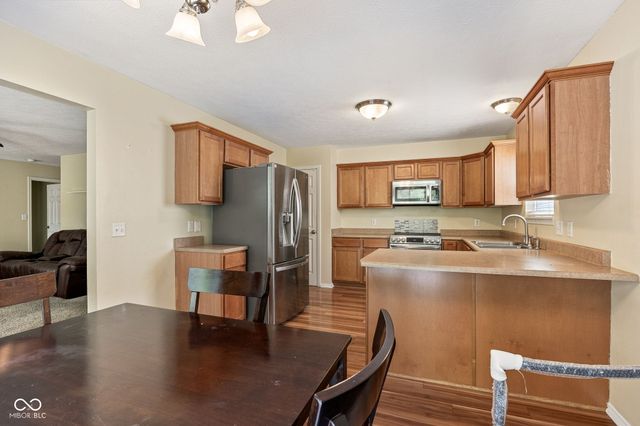 892 Flying Sun Drive, Avon, IN 46123