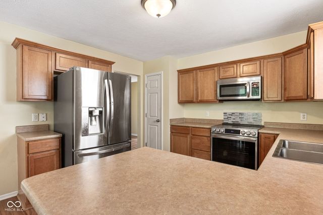 892 Flying Sun Drive, Avon, IN 46123