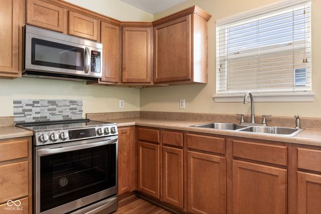 892 Flying Sun Drive, Avon, IN 46123