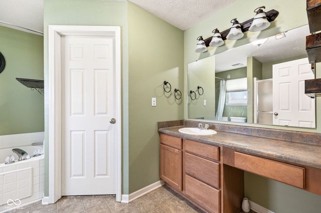 892 Flying Sun Drive, Avon, IN 46123