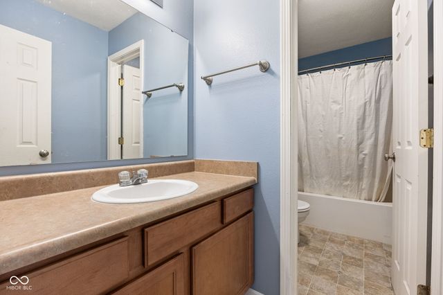 892 Flying Sun Drive, Avon, IN 46123