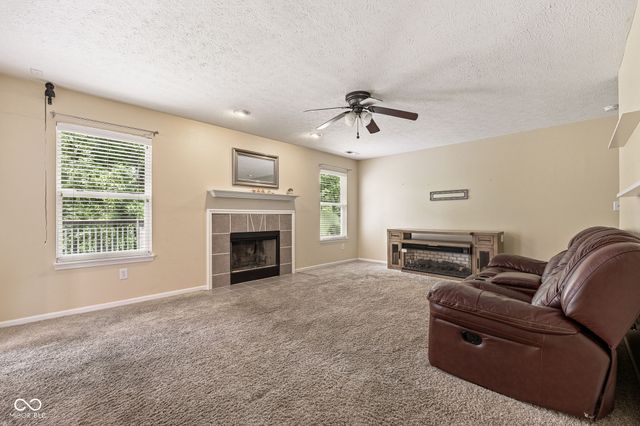892 Flying Sun Drive, Avon, IN 46123