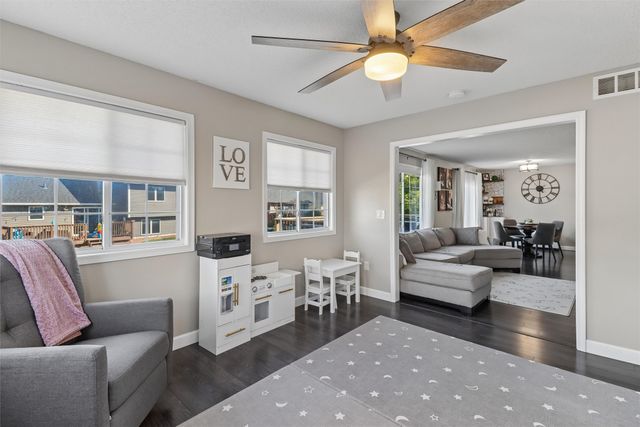 2523 EAGLE PT Court, Des Moines, IA 50320