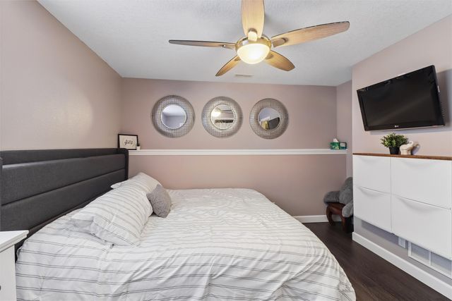 2523 EAGLE PT Court, Des Moines, IA 50320