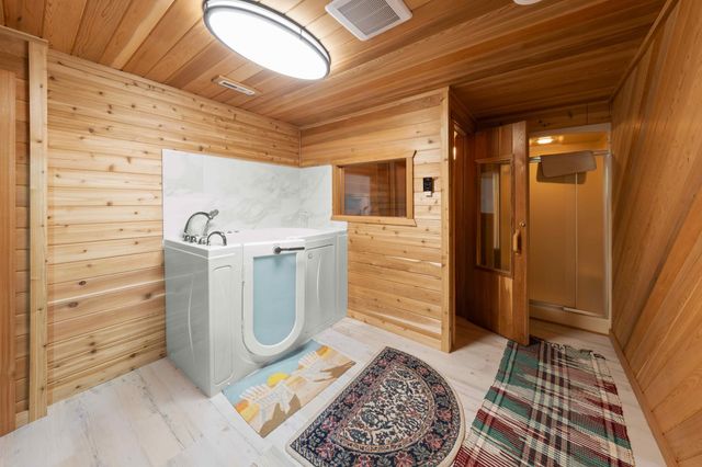 4 Ridge Road B, Circle Pines, MN 55014
