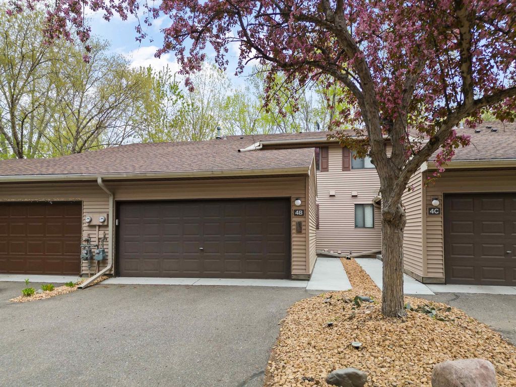 4 Ridge Road B, Circle Pines, MN 55014