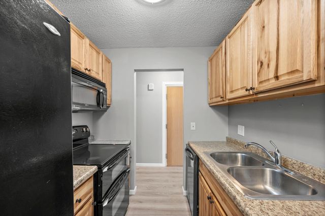 12816 Nicollet Avenue 102, Burnsville, MN 55337