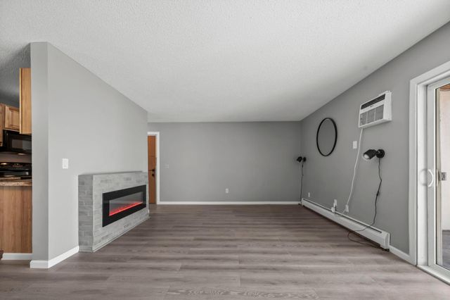 12816 Nicollet Avenue 102, Burnsville, MN 55337