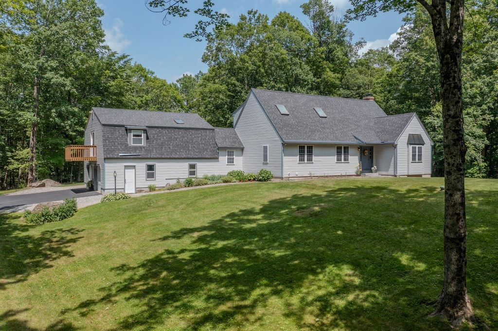 25 Meeting House Hill Road, Deerfield, NH 03037
