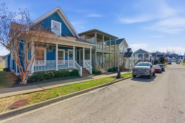 315 Augusta Ave, Pleasant View, TN 37146