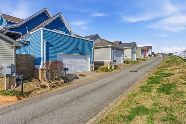 315 Augusta Ave, Pleasant View, TN 37146