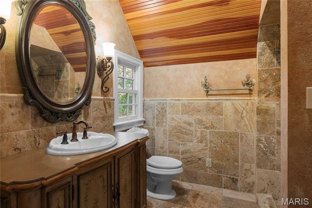 150 W Glenwood Lane, Kirkwood, MO 63122