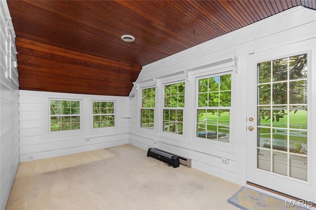 150 W Glenwood Lane, Kirkwood, MO 63122