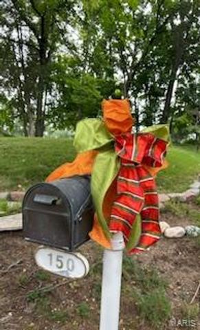 150 W Glenwood Lane, Kirkwood, MO 63122