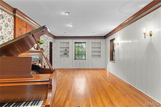 150 W Glenwood Lane, Kirkwood, MO 63122