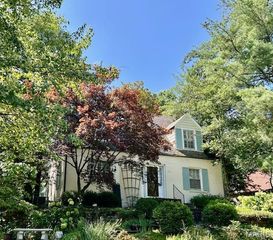 150 W Glenwood Lane, Kirkwood, MO 63122