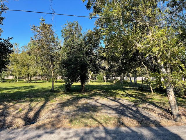 05 Middleton Street, Bacliff, TX 77581