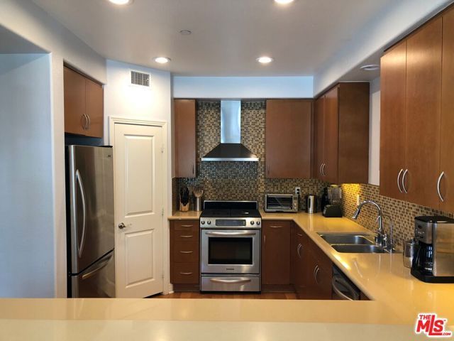 7100 Playa Vista Drive 103, Los Angeles, CA 90094