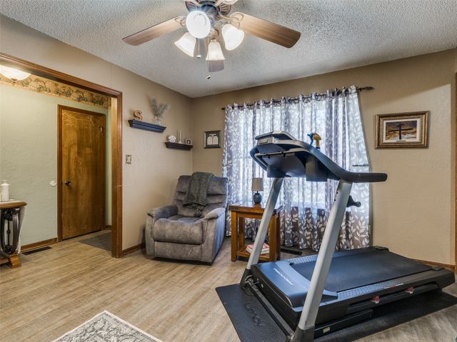 326 Spruce Court, Sand Springs, OK 74063