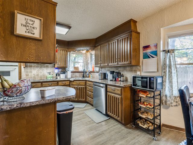 326 Spruce Court, Sand Springs, OK 74063