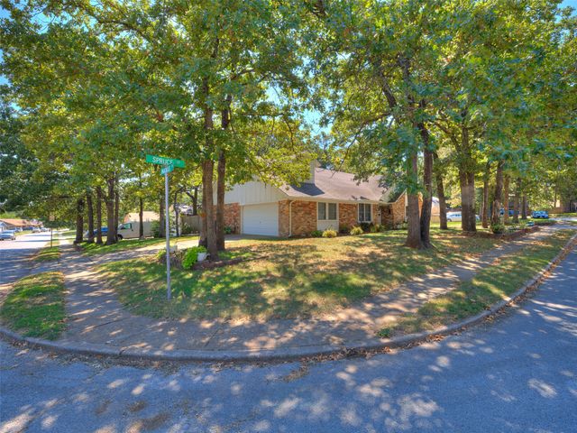 326 Spruce Court, Sand Springs, OK 74063
