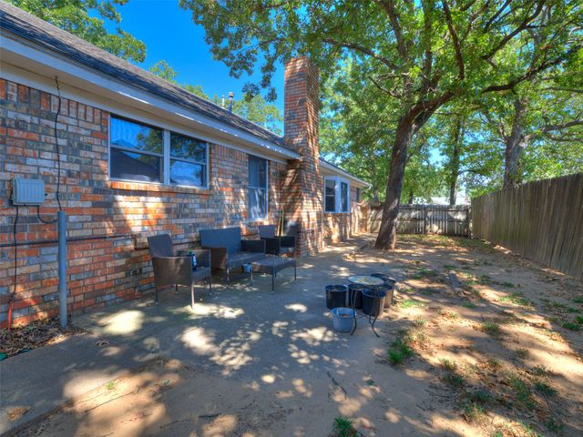 326 Spruce Court, Sand Springs, OK 74063