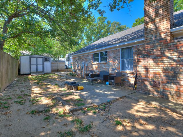 326 Spruce Court, Sand Springs, OK 74063