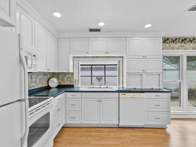 10671 ANDREW LANE, Seminole, FL 33777