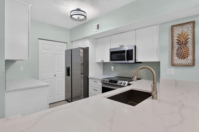 236 Village Boulevard 1202, Tequesta, FL 33469
