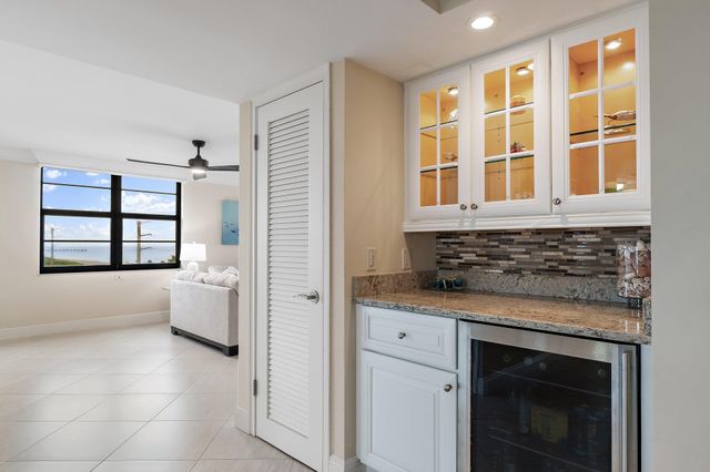 911 Ocean Drive 506, Juno Beach, FL 33408
