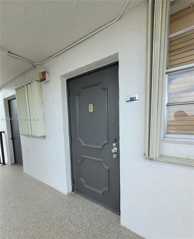 14140 SW 84th St 301-H, Miami, FL 33183