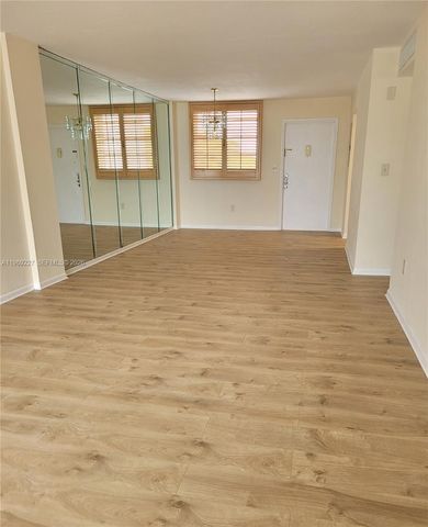 14140 SW 84th St 301-H, Miami, FL 33183