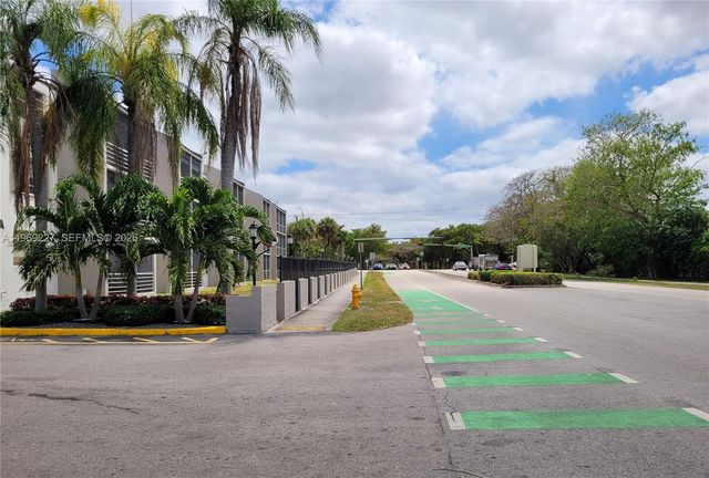 14140 SW 84th St 301-H, Miami, FL 33183