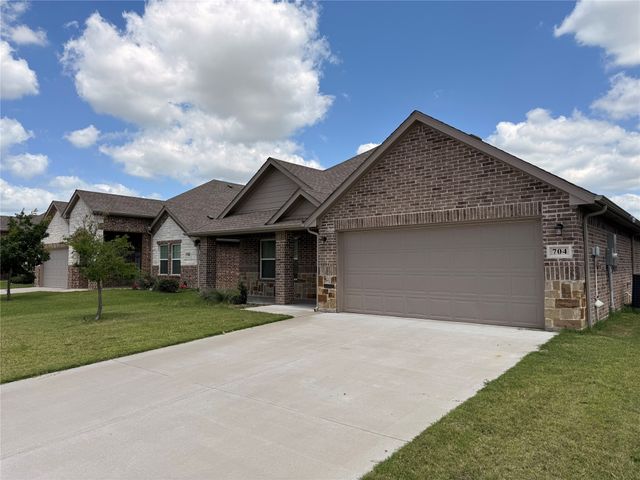 704 Hardaway Drive, Greenville, TX 75402