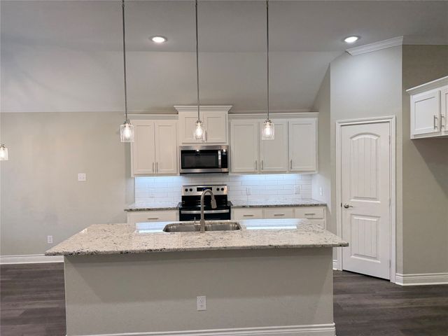 704 Hardaway Drive, Greenville, TX 75402