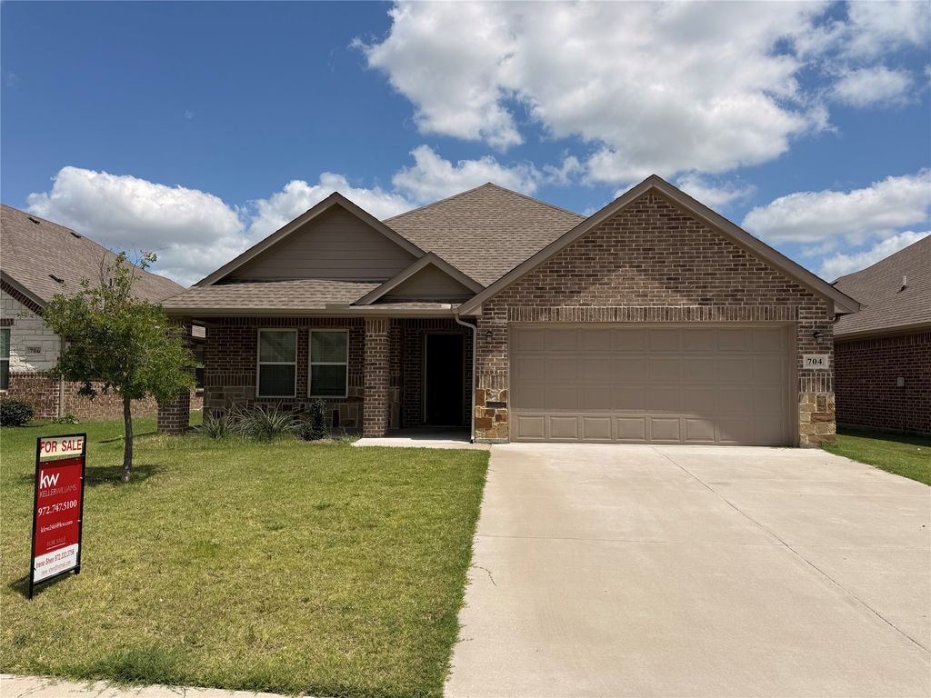 704 Hardaway Drive, Greenville, TX 75402