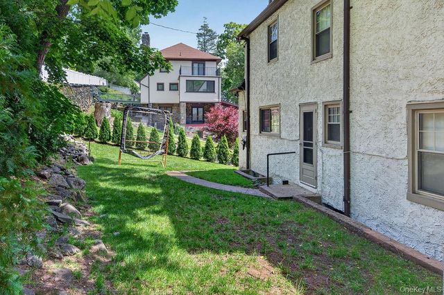 33 Lynwood Road, Scarsdale, NY 10583