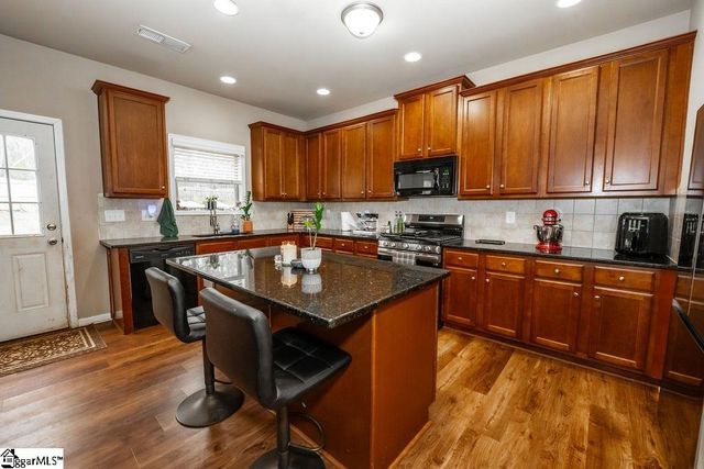 220 Dellwood Drive, Spartanburg, SC 29301