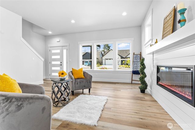 2832 Hazelwood Drive, Blaine, WA 98230