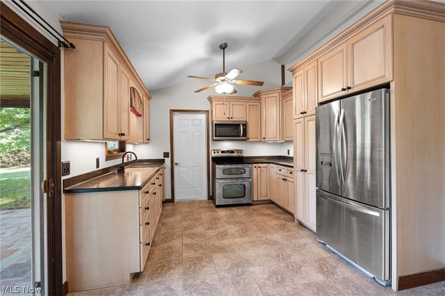 10614 Jones Road, Litchfield, OH 44253