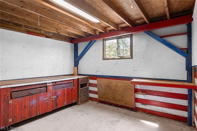 10614 Jones Road, Litchfield, OH 44253
