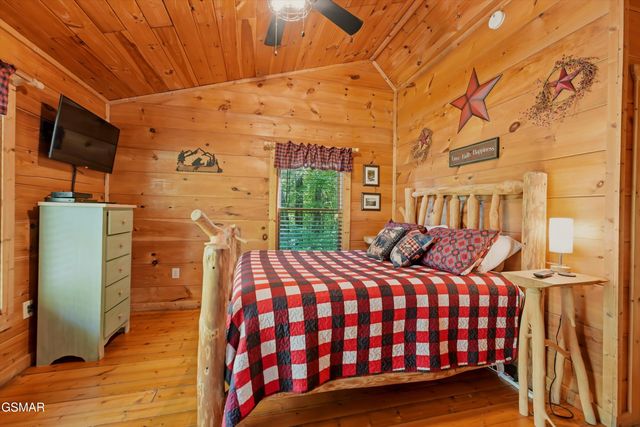 1605 Silver Poplar Lane, Sevierville, TN 37876