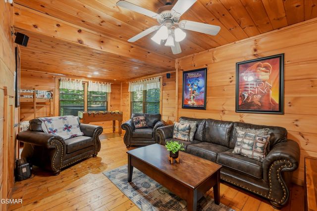 1605 Silver Poplar Lane, Sevierville, TN 37876