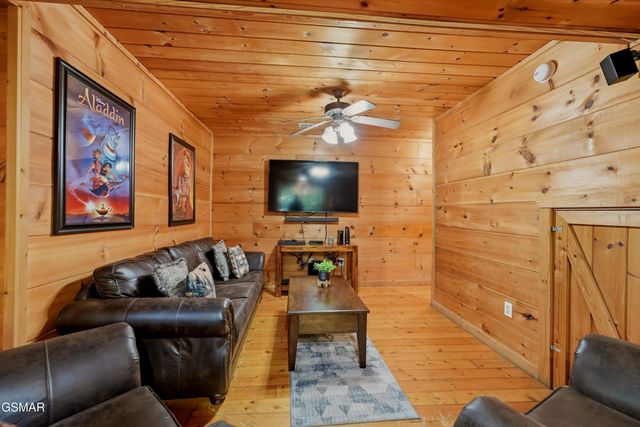1605 Silver Poplar Lane, Sevierville, TN 37876