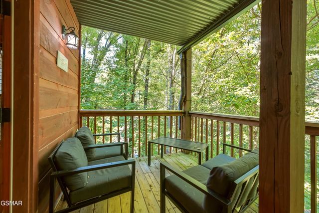 1605 Silver Poplar Lane, Sevierville, TN 37876