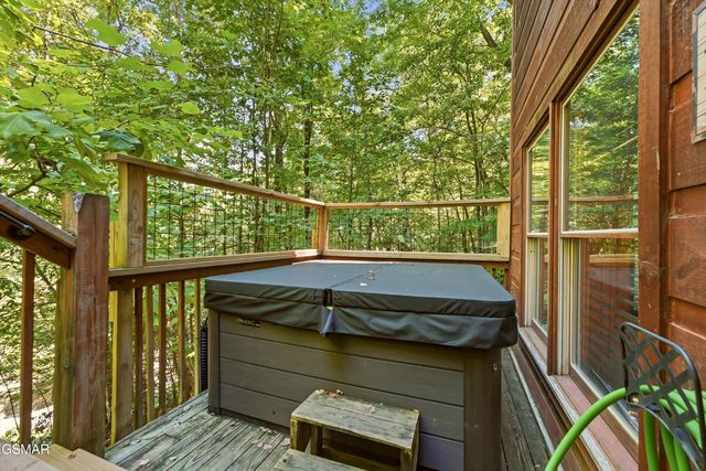 1605 Silver Poplar Lane, Sevierville, TN 37876