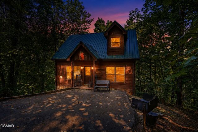 1605 Silver Poplar Lane, Sevierville, TN 37876