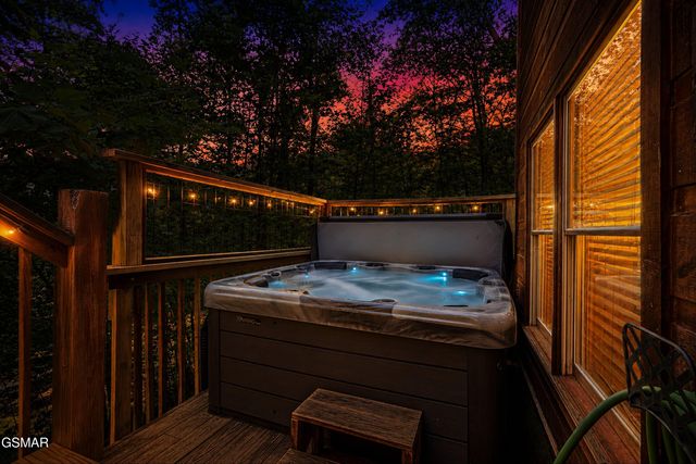 1605 Silver Poplar Lane, Sevierville, TN 37876